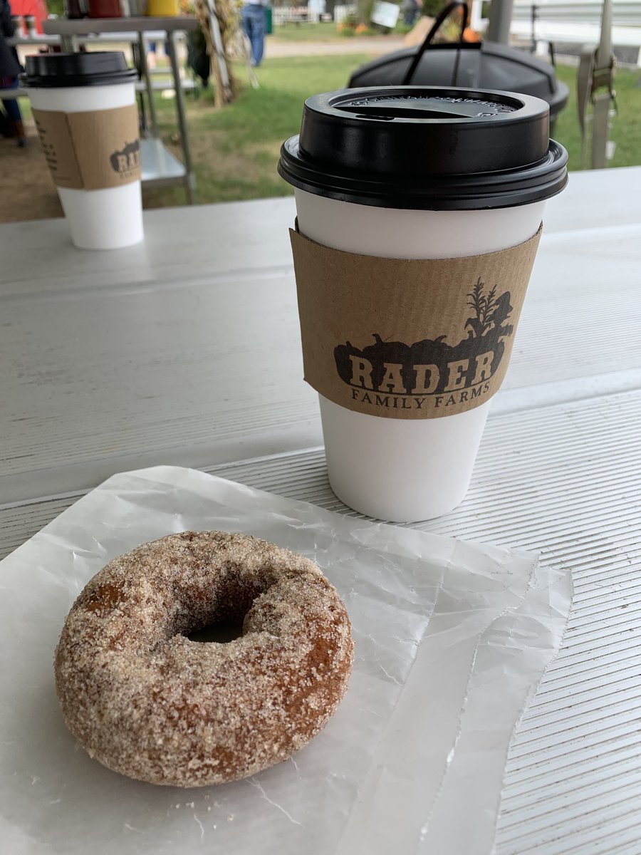 A4: All food is my answer! But in the fall especially I like anything apple and pumpkin like this apple cider donut from ⁦<a href="/RaderFamilyFarm/">Rader Family Farms</a>⁩ in ⁦<a href="/VisitBN/">Visit BN</a>⁩ #mwtravelchat