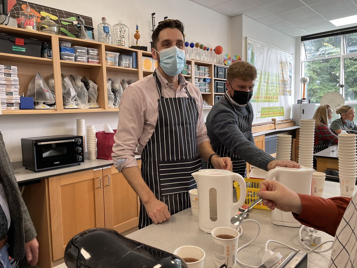MoyleParkArt's tweet photo. Staff Well-being workshops today for @moylepark teachers! Brilliant talk and baking class! Thank you MPC management! 🍪 #selfcare #familyspirit @cahalane_n @d_odowd @RYANER2000 https://t.co/hcaw66EXWd