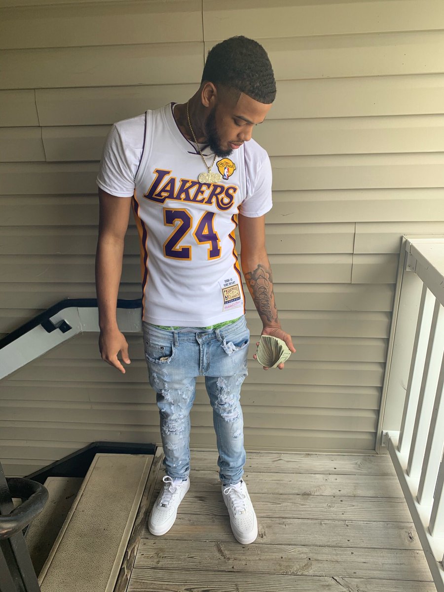 LongLiveLil4's tweet photo. Ion been on this shìt YKTV wit me tho 🚦😭 https://t.co/xk95VJqzPa