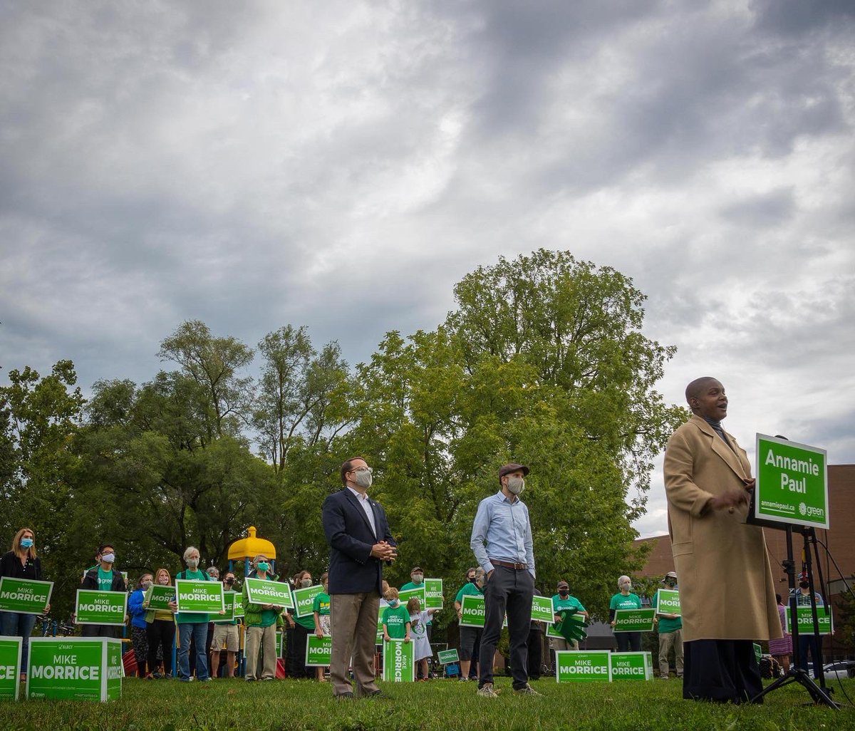 morricemike's tweet photo. Thank you to all those who came out to wave signs and spread the word.
Thank you @AnnamiePaul and @MikeSchreiner for your enthusiasm and support!
Thank you to the folks on the top of the building in #dtk who cheered for us (we saw you)!
5 days to go!
#MikeForKitCen #KitCen https://t.co/xKETdCQTrB