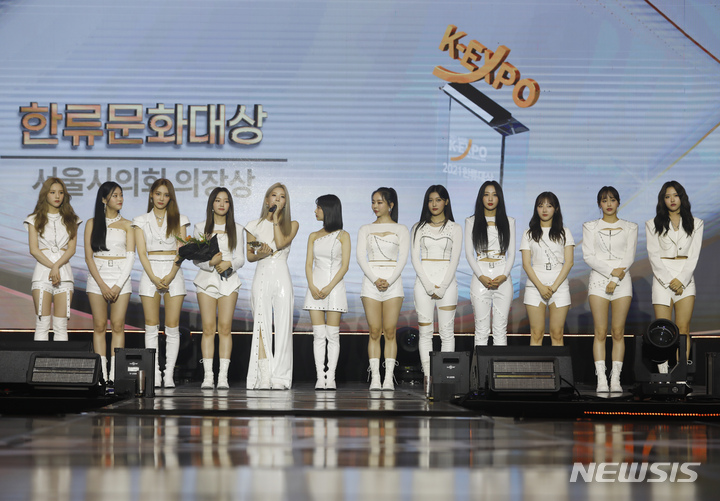 LOONA Press 🗞 tweet media
