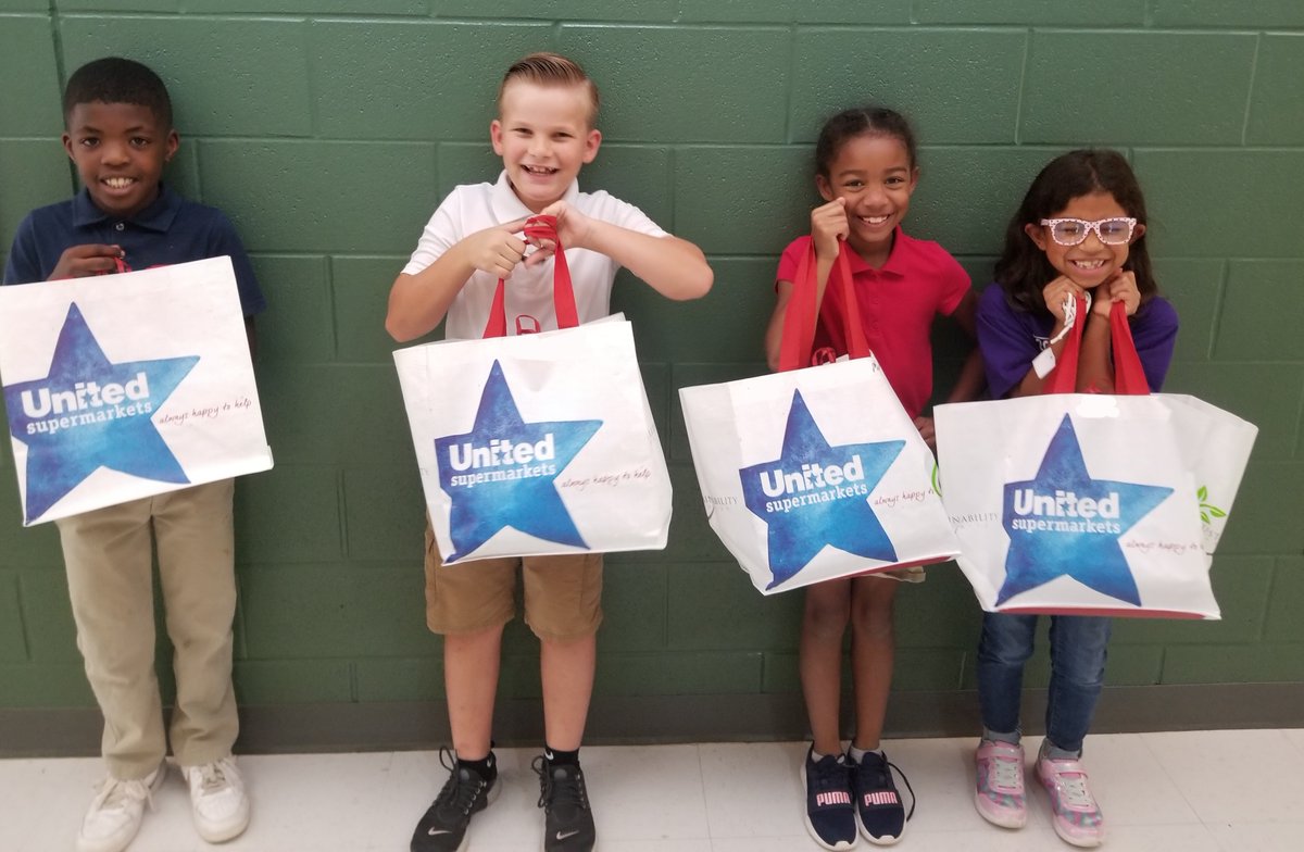 @SouthernHillsWF Wanted to thank the United Supermarket on Jacksboro Highway for providing tote bags for all of 3rd Grade, to carry their supplies!! The students loved them, and the teachers appreciate them. 
<a href="/UnitedWestTexas/">United Supermarkets</a> <a href="/WFISDschools/">Wichita Falls ISD</a> #IAmWFISD #BeBold