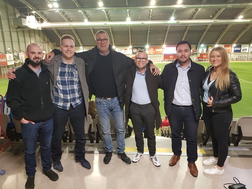 1970 HK bauð upp á frábæra skemmtun í kvöld þó svo að leikurinn hafi tapast. <a href="/nablinn/">Andri Már</a> alltaf flottur. 1916 Framsókn lét sig ekki vanta með Kristínu Hermans fyrrum hafsent HK fremsta í flokki!