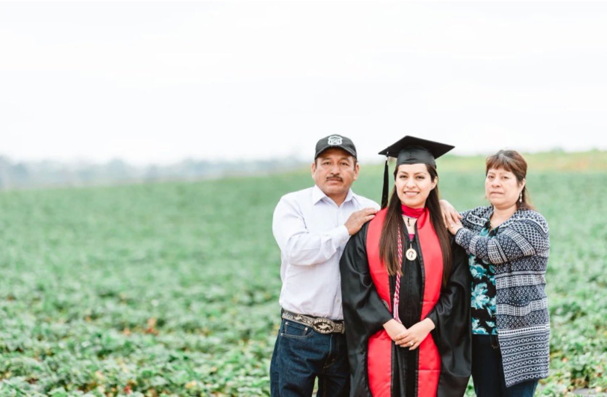 Kicking Off #HispanicHeritageMonth with an inspiring Podcast Ep.65 with @alfaroerica47 🙌🏽🇲🇽Listen on LosSotelos.Com 🎧  

“Hanging With #LosSotelos “

Purchase Her Amazing Autobiographical Book “Cosechando Sueños” Available Now. 

Thank You Erica!