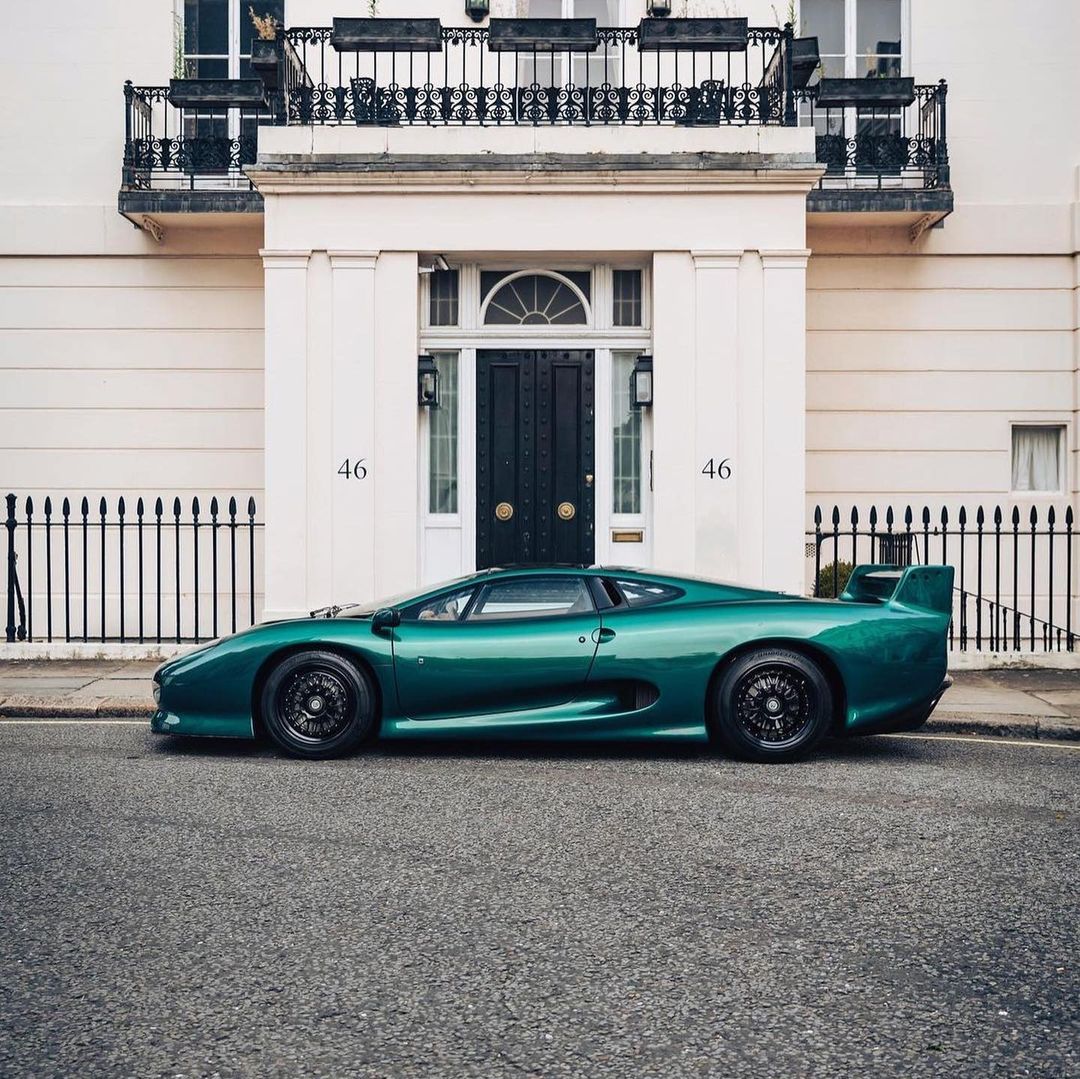 1 of 1 Jaguar XJ220 project💚 Thoughts? Via 📸 tfjj #custommade #jaguar #drivepedia