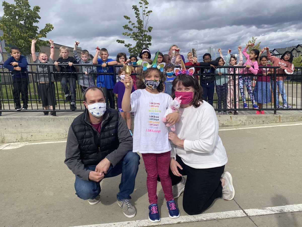 Walter and Gladys Hill Public School’s Grade 3 student Katelyn Slater shared a special moment with her school today as she rang her cancer bell for ending 829 days of IV chemotherapy treatment on Monday at the Stollery Children’s Hospital.
<a href="/WGHillElem/">WG Hill Elementary</a> <a href="/StolleryKids/">Stollery Kids</a> <a href="/kwcsyeg/">Kids with Cancer Society</a> #ymm