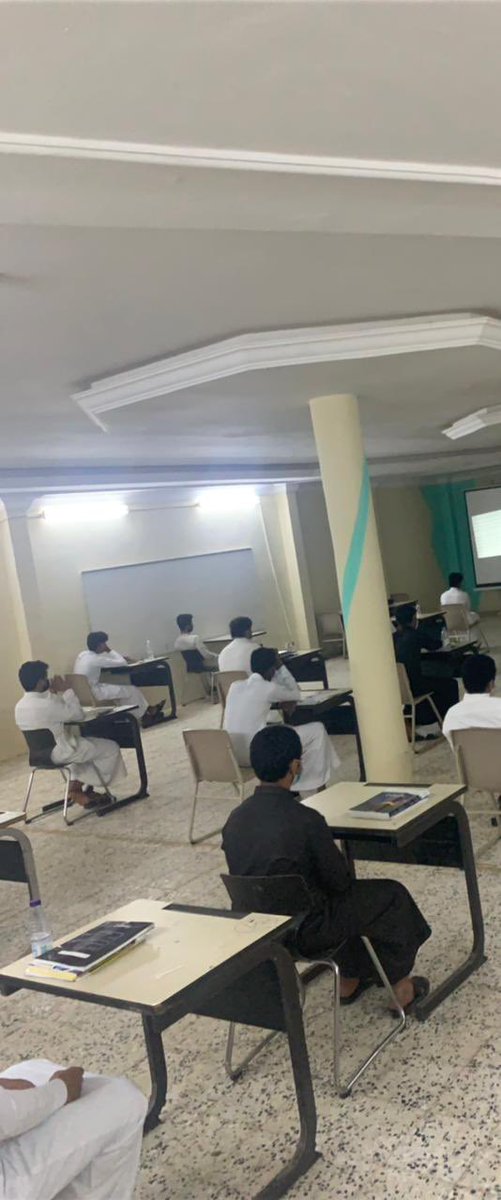 NOKHBUT2016's tweet photo. جانب من تنفيذ برنامج تدريب الطلاب 
على اختبار القدرات بثانوية نخبة جازان https://t.co/lWWIXgblQj