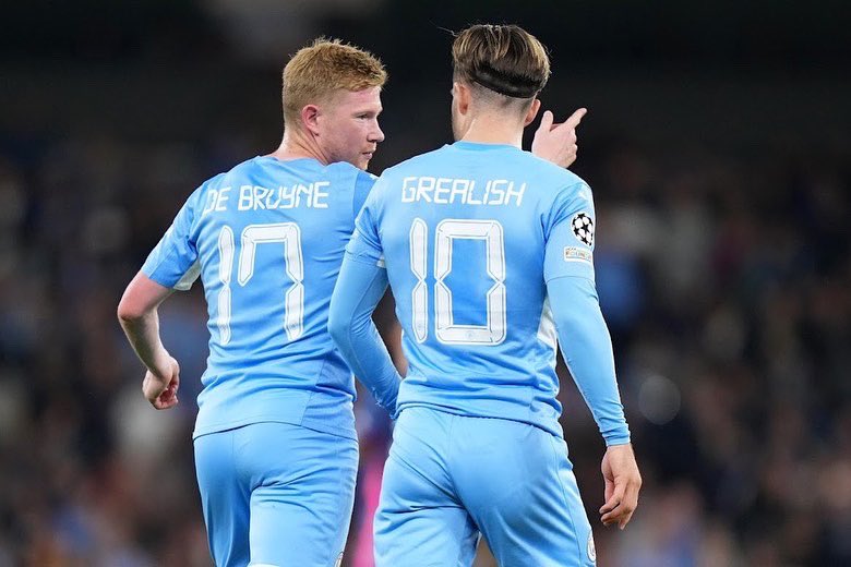 JackGrealish's tweet image. A perfect night for my 1st champions league game! Goal, assist, win 💙⚽️