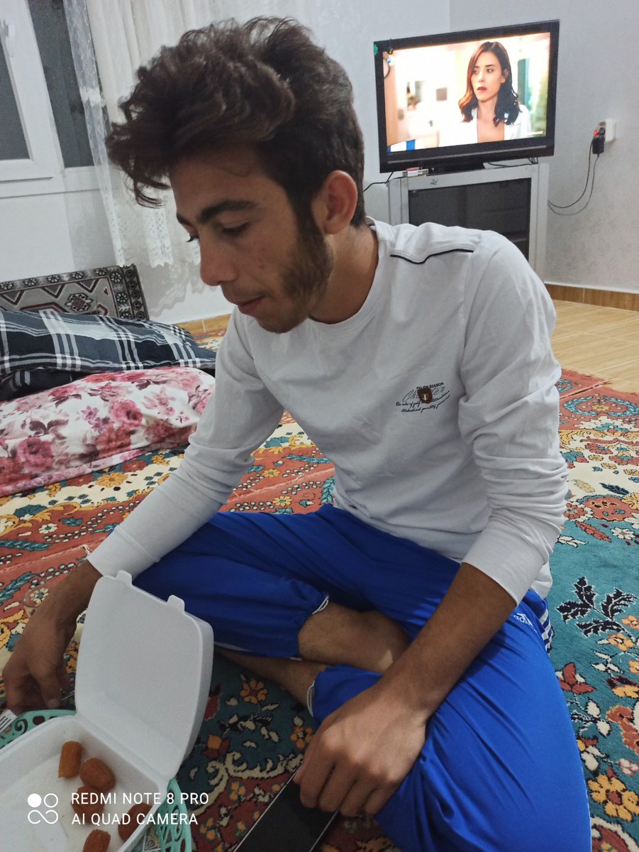 Buda benim canım oğlum hayırlı olsun üniversiten