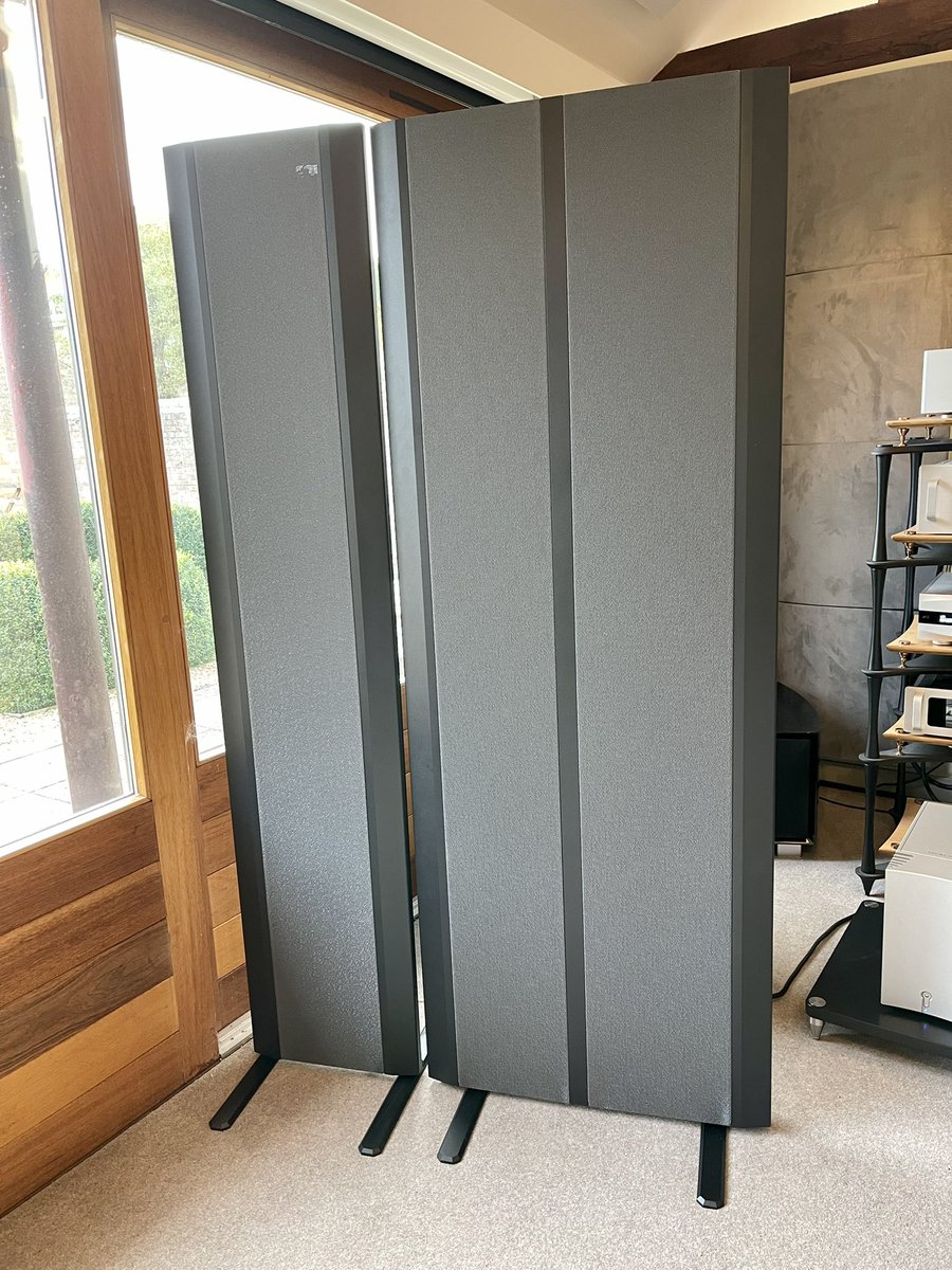 hifilounge's tweet image. A true wall of sound 😍 just got the incredible Magnaplanar 30.7’s in for a demo which are really singing on the brilliant @TrilogyAudio Reference Pre + Mono’s, go big or go home springs to mind, if you want an easy divorce these could be the answer, be worth it though 😉 #hifi