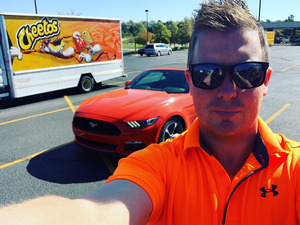 An obvious photo opportunity 🍊 🐆 <a href="/ChesterCheetah/">Chester Cheetah</a> <a href="/Fritolay/">Frito-Lay</a> <a href="/PepsiCo/">PepsiCo</a> <a href="/pepsi/">Pepsi</a>