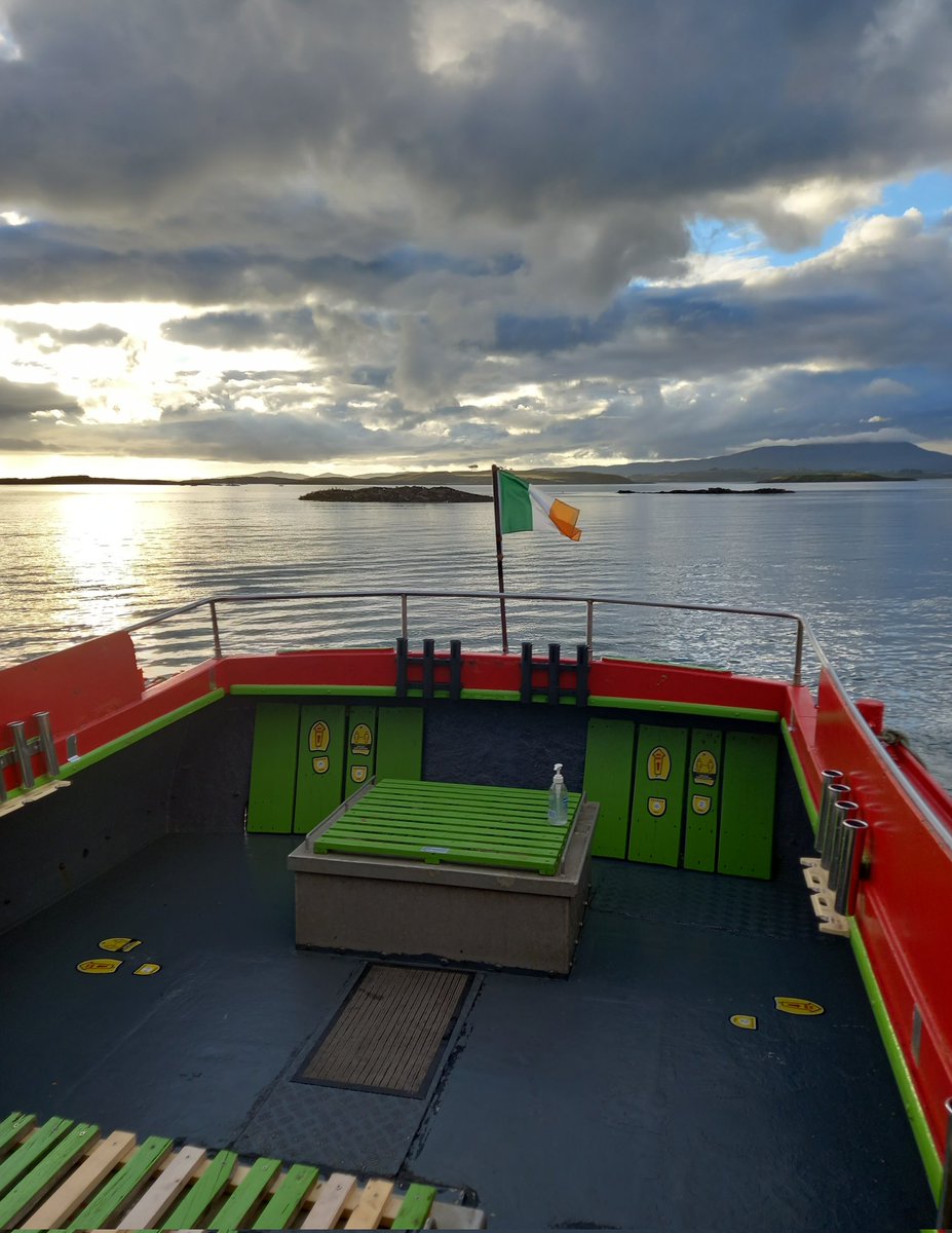 HareIsland's tweet photo. Oh evening crossings from #cunnamore to #heirisland during the month of September π
Last night on board the #mvnorvic & again this eve on board the #mvboycolm
β€οΈ Gorgeous
#islandlife
#WildAtlanticWay #purecork #skibbereen #westcork #Cork #westcorkisland
#KeepDiscovering https://t.co/tX5UTL1AKs