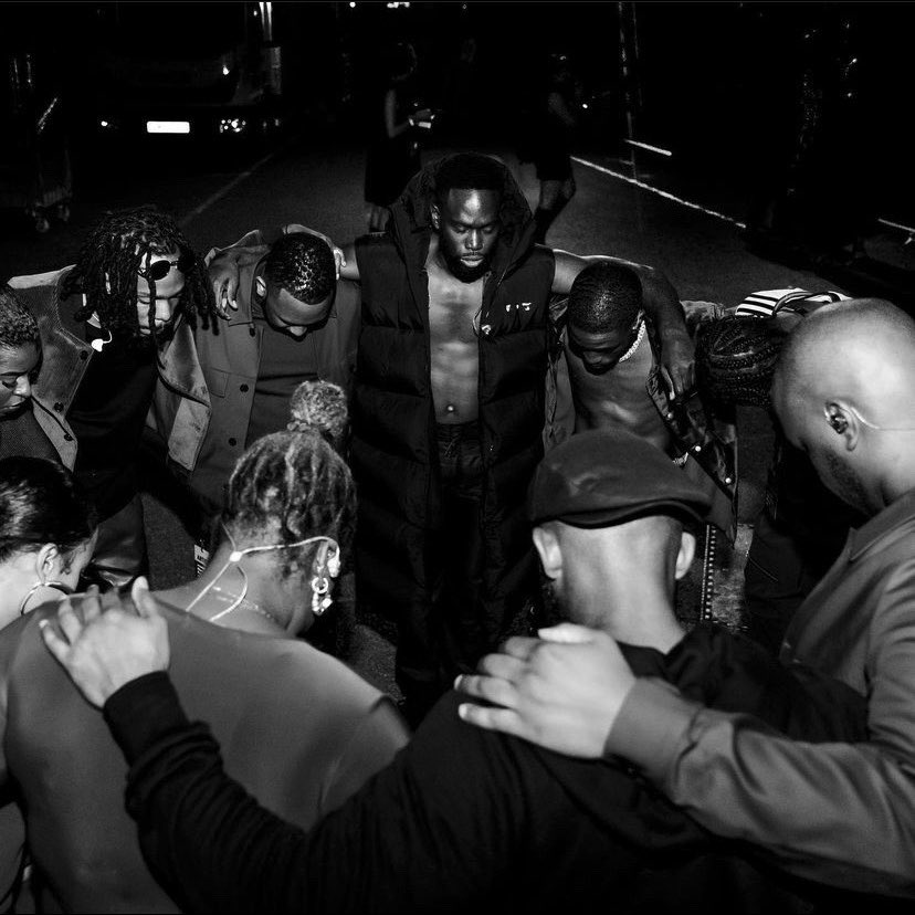 So about Last week Thursday… 

Prayers Up! W/ <a href="/THEREALGHETTS/">GHETTS</a> before stage 🤌🏾🙏🏾

#Ghetts #MercuryPrize #Nominee #AlbumOfTheYear #PostStage #TheSoulSirens #GhettsChoralChoir 🔥👑