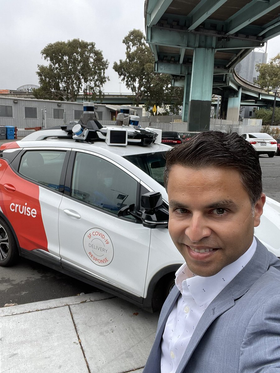 Turn_One's tweet photo. Like @poppytheav my AI powered @cruise ride ‘burrito’ had a personality. She was assertive, decisive and perceptive through the streets of San Francisco unlike any other AV I have been. So happy that is my day job. #fullyautonomous #cruise #ai #Moonshot https://t.co/L44BTrKowB