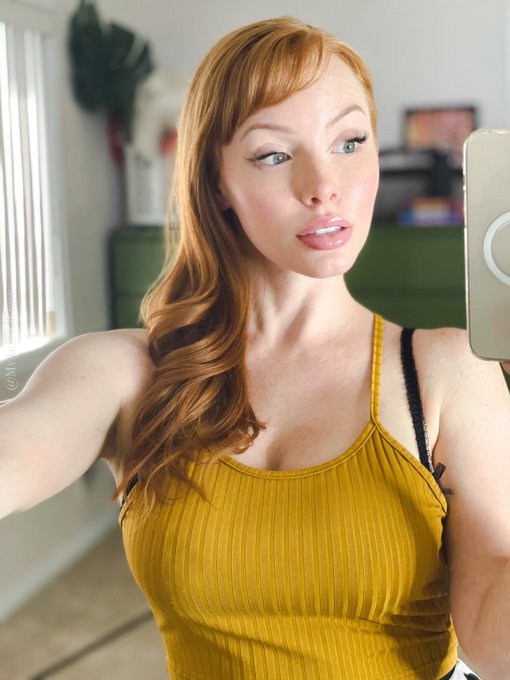 My outfit of the day for errands , do you approve? 😊 https://t.co/OwjCFdGaQK<a href="/tag/patreon"class="tags"><span>#patreon</span></a>