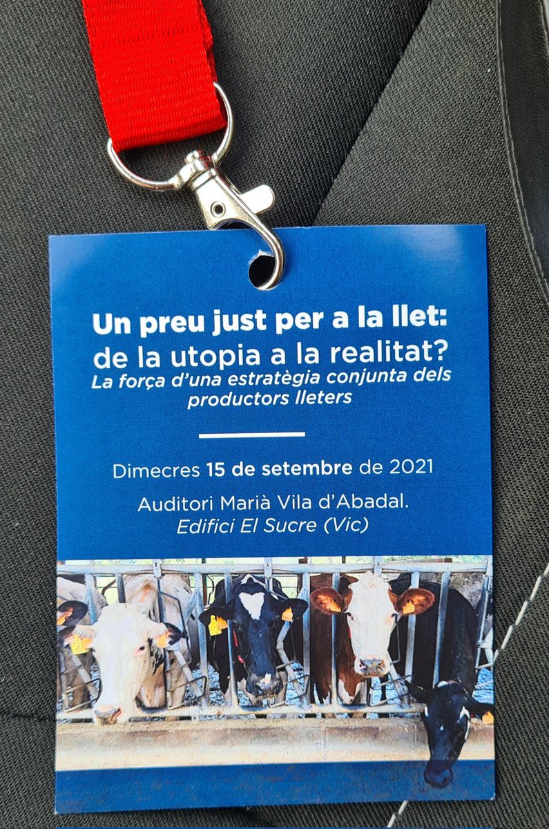 ainasc26's tweet photo. Jornada per un preu just per la llet. El què està passant és un problema que ens hauria d'ocupar i preocupar a tots. Comparteixo una reflexió d'en J.Maynegre: "obro la nevera i cau la senyera". La llet no hauria de ser un producte reclam, valorem-la, valorem el sector primari. https://t.co/rDzSPX8aJB