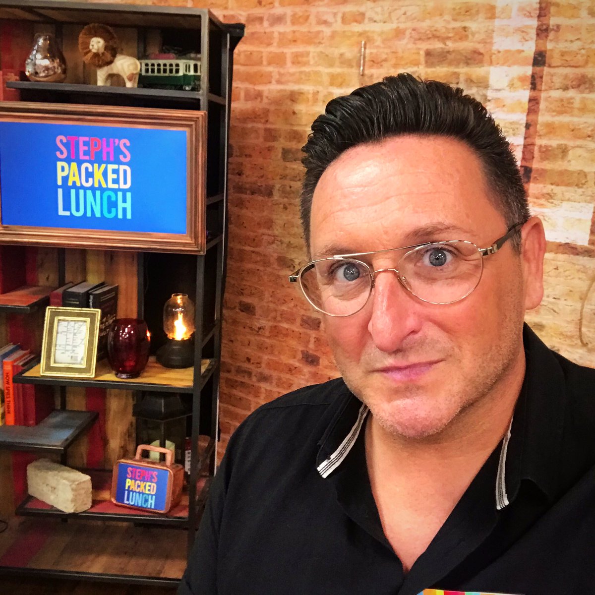 A lovely day on set spent with the amazing @gareththomasofficial on <a href="/channel4/">Channel 4</a> with the stunning <a href="/stephlunch/">Steph McGovern</a> #rugby #gayrugby #amazing #djf #deanjamesfoxpsychicmedium <a href="/packedlunchc4/">Steph's Packed Lunch</a> #standstrong