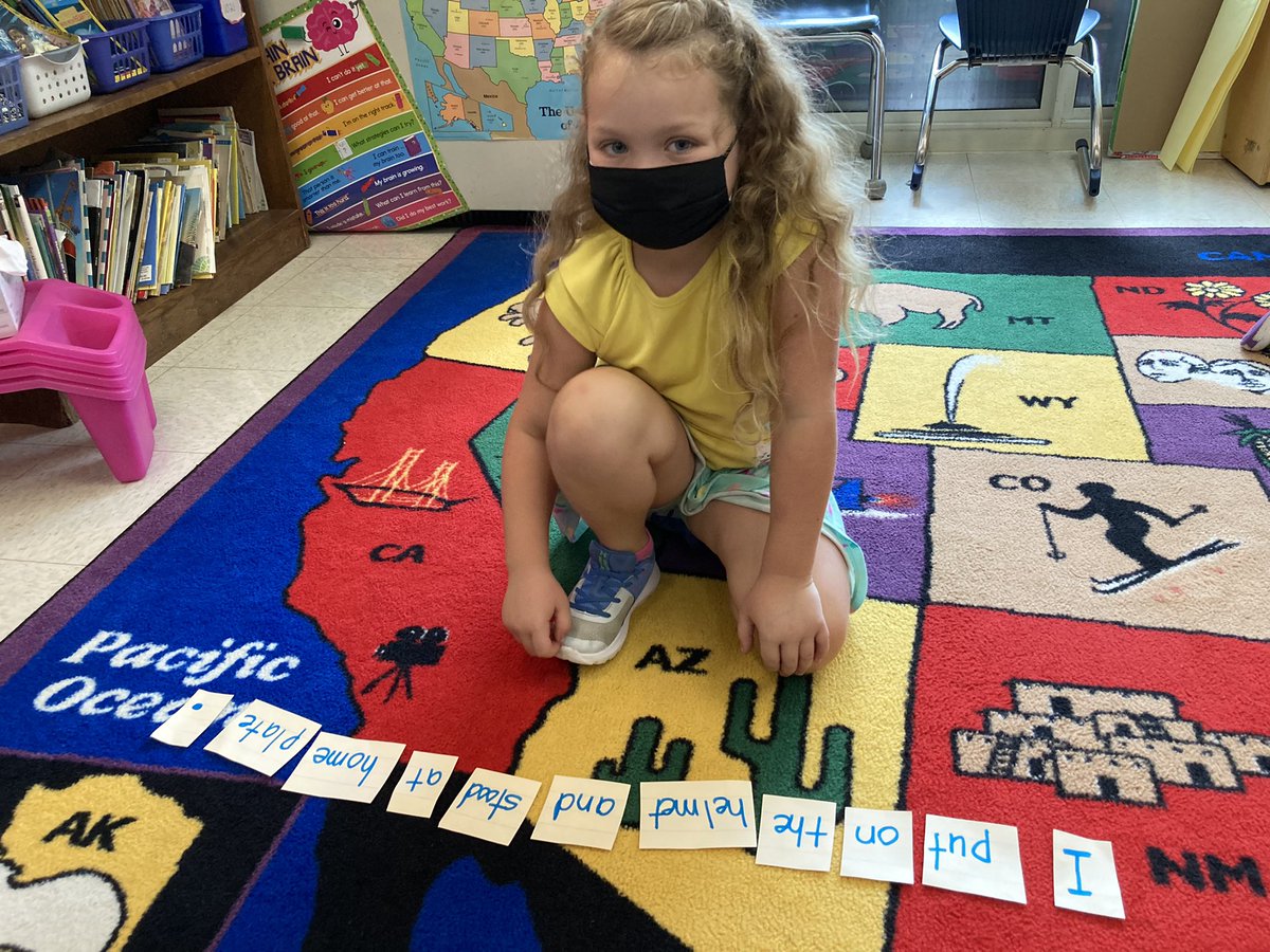 guenardd's tweet photo. Building sentences and changing word order  in 2G! @LPS_Fennessy @CPerrySTEM @superkvogel @MsHB_LPS https://t.co/DISkg5FUs8