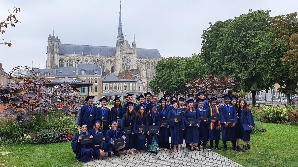 Prof_AA_Franco's tweet photo. What a chance to be part of the @MESC_Plus family. Wonderful 3 days this week with amazing students, great defences & graduation ceremony. Congrats! Also many thanks @C_MASQUELIER for the great leadership & for offering me a souvenir medal. https://t.co/fBaimtha4v