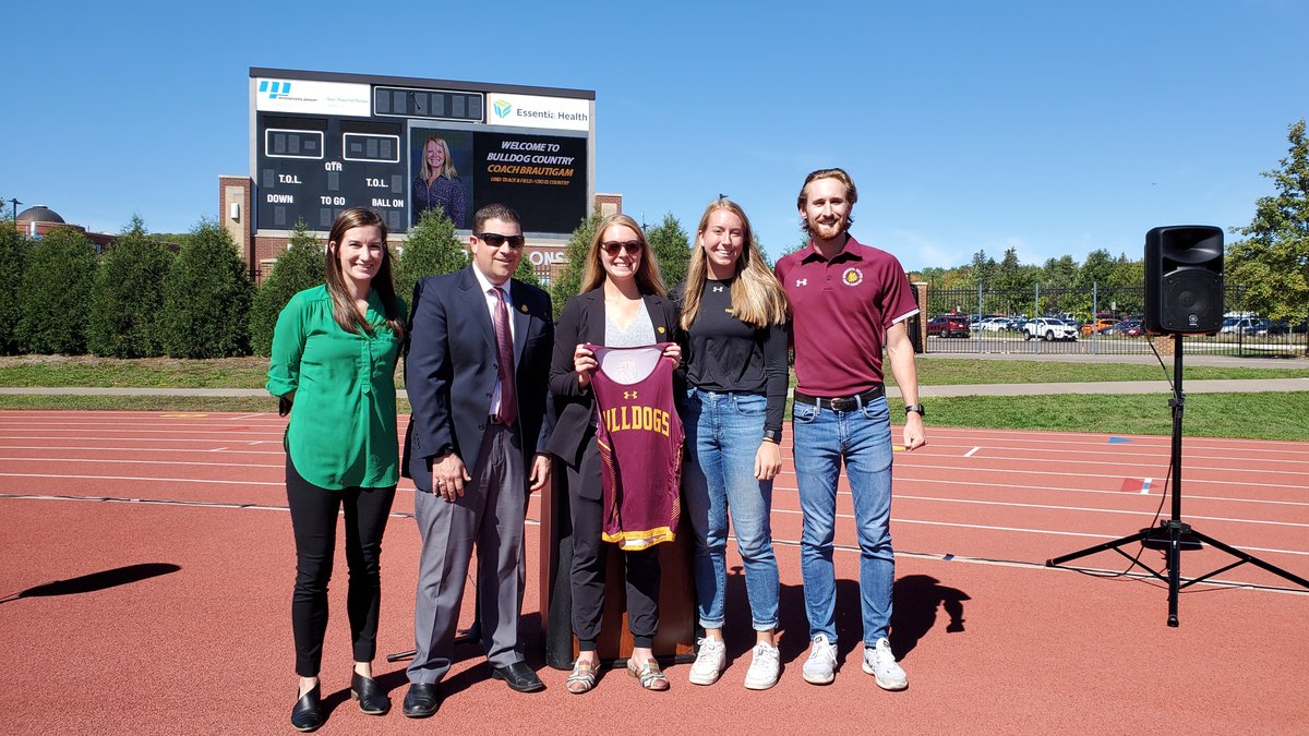 UMDBulldogs's tweet photo. It's official #BulldogCountry @UMDTFCC https://t.co/jsprzW7JCN