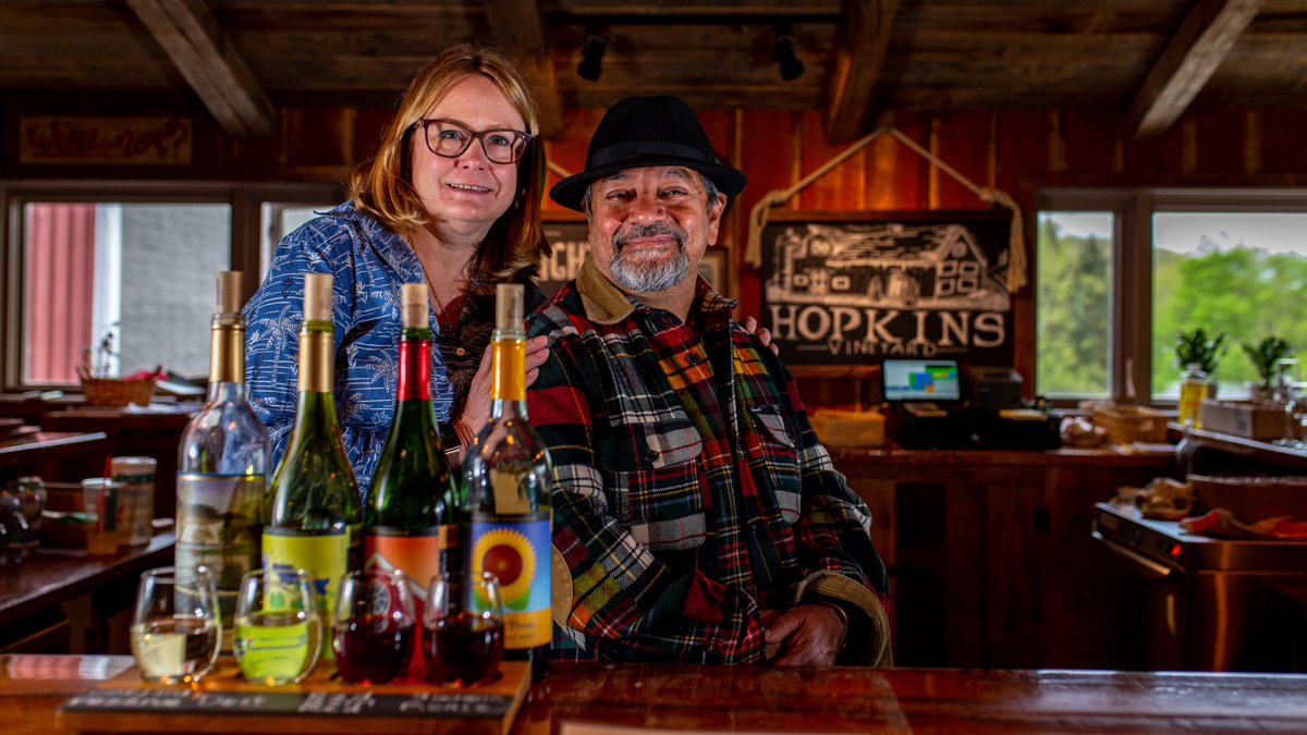 The end of summer is the perfect time to enjoy a glass of wine on the grounds of one of our state’s many wonderful vineyards, including Hopkins Vineyard! ediblenutmeg.ediblecommunities.com/drink/hopkins-… <a href="/HopkinsVineyard/">Hopkins Vineyard</a> <a href="/KristinLWolfe/">Kristin L. Wolfe</a> <a href="/beast_bread/">bread_and_beast</a>
