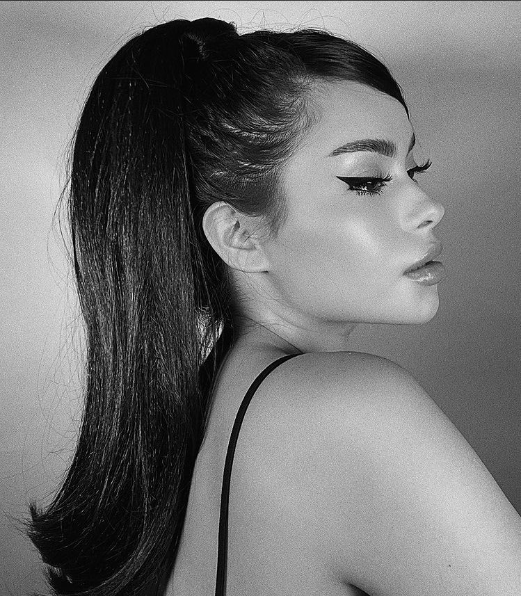 ✧⋆he did not dare approach her for         
                   fear of destroying the spell.⋆✧

                  Jenny Lesskov Peralta
