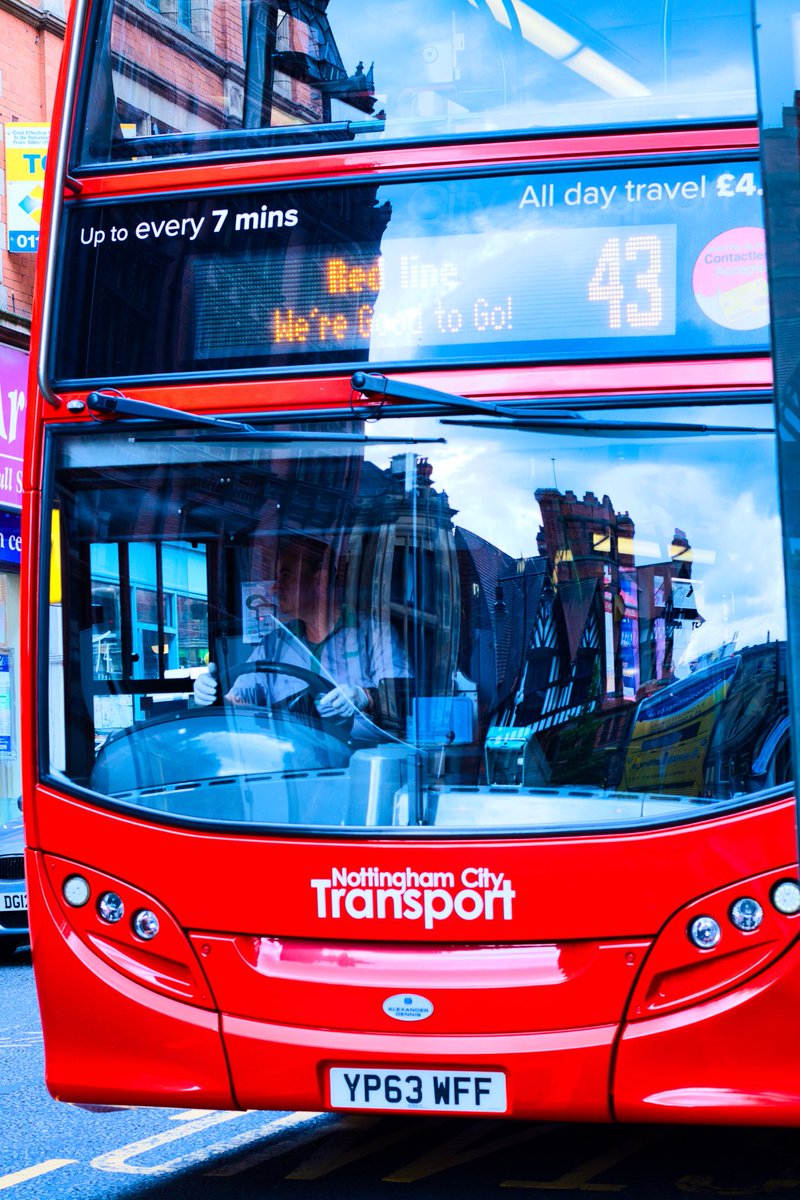 AlexCam33324102's tweet photo. Bus reflection https://t.co/VVjjRtHUTL