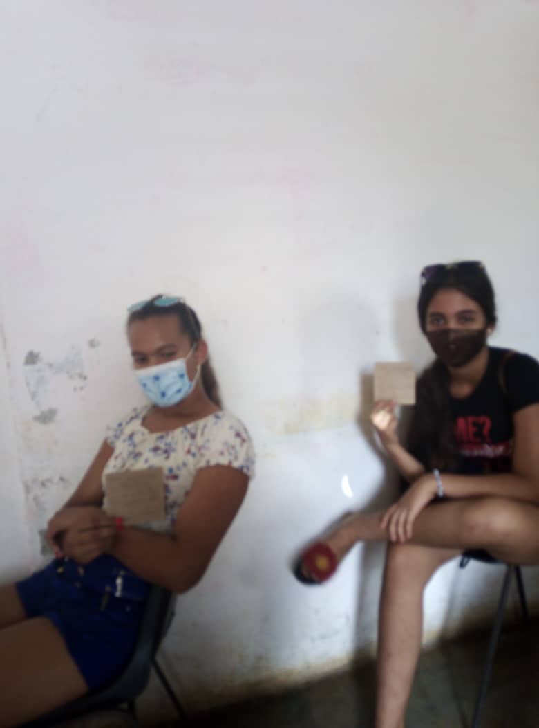 Alumnos de 6to grado reciben con éxito la primera dosis de soberana 02. Contentos de poder inmunizarse y regresar a las aulas.! Cuba salva! <a href="/Jenny96324990/">Jenny Perera Perez</a> <a href="/FarinaEstevez/">Yoandry Fariña Estévez</a> <a href="/liemodpe/">liemo@dpe.vc.rimed.cu</a> <a href="/dmesantodomingo/">DME Santo Domingo</a>