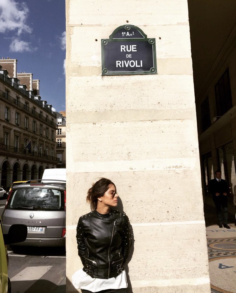 ThrowbacksTini's tweet image. .@TiniStoessel via Instagram 6 years ago today ‘Seguimos trabajando en el #PerfumeTini con Alberto Morillas #Firmenich 2016🌸🌹🍂💙💜We are still working on Tini's perfume🌸’ and ‘Paris❤️🇫🇷❤️🇫🇷’ (15th September 2015)