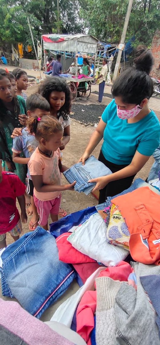 HelpRanchi's tweet photo. Help Jamshedpur Team successfully conducted its third #HappyHelpSunday drive on 12th September 2021 under #MissionSmile at varrious locations they had a promising response of supporters and contributors.

#MissionSmile
#Jamshedpur
#Tata #drive #distribution #chips https://t.co/BfSQVvlgWA