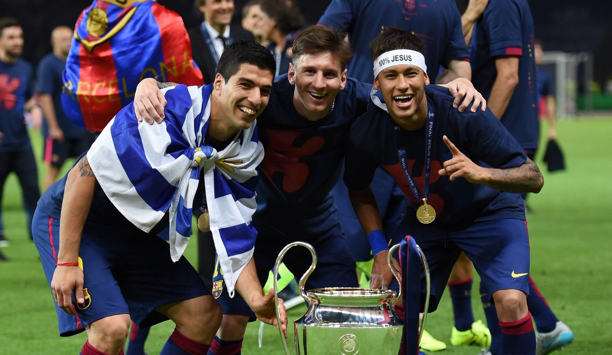 CamisaDoze1's tweet photo. Messi já ganhou:

- 4 Champions
- 6 Bolas de Ouro (maior campeão ao lado da rainha Marta)
- 1 Copa América
- 1 Medalha Olímpica
- 1 vice de Copa do Mundo em 2014 (sendo eleito o melhor jogador da Copa)

Entre (muitas) outras coisas.

GOAT? https://t.co/rdgzYcORn3