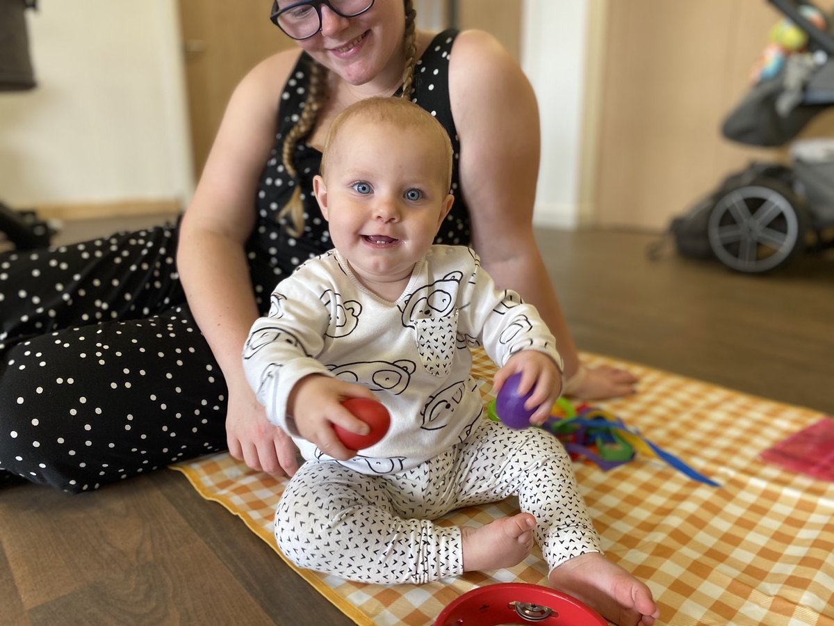 livemusicnowcym's tweet image. Amazing start to #TheLullabyProject in #Wales #Cymru today with @CardiffFS #FlyingStart #Ely with @Helenwoodsmusic @Sienco @NicoleMezzo funded thanks to @CardiffFusion @foundationwales such lovely parents and children! #musicmatters #lullabies #earlyyears #families #charity #baby