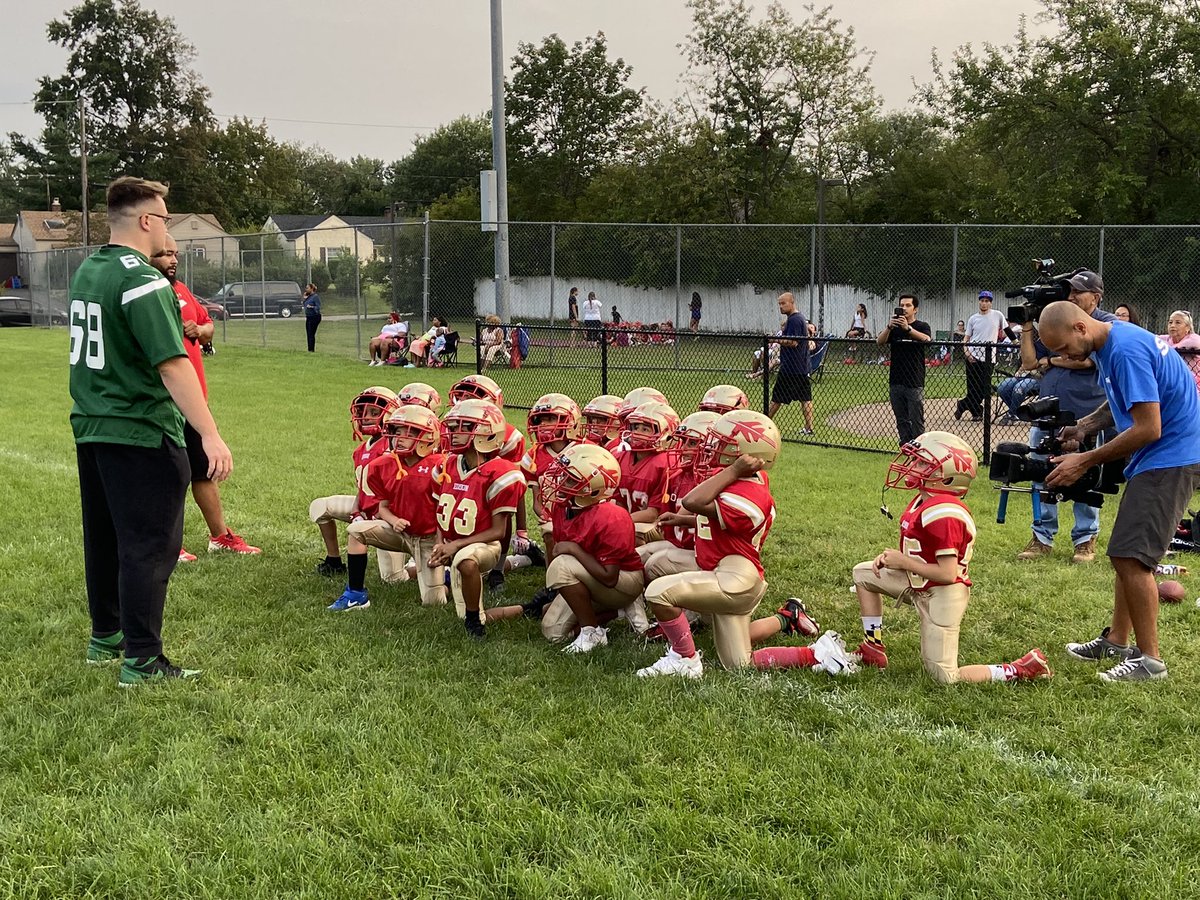 parkerferg33's tweet photo. Through my time at the Air Force Academy I learned the value of Service before Self. &amp; I appreciate the @nyjets for allowing me this opportunity to work with the Edison Jets Youth Program &amp; talk about my time at the @AF_Academy and my football career. https://t.co/4GCv3UZ7Fy