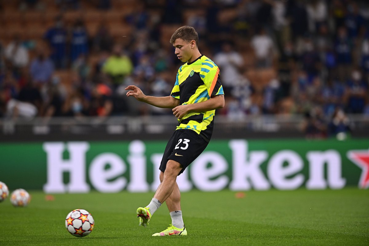 Inter_id's tweet image. 🔥 | PEMANASAN

Latihan terakhir menjelang #InterReal

#UCL #ForzaInter