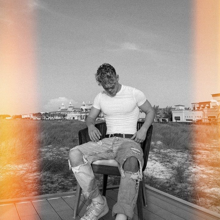 ARTJ0SH's tweet photo. au beauany; forever...

Any Gabrielly uma modelo famosa na França que acaba tendo que ir para a enorme cidade de Nova York para trabalhar em uma empresa a "King Of Fashion" de seu amigo Krystian.
Ela não imagina que sua vida irá mudar por um simples loiro de olhos azuis. https://t.co/aiEDMKF50q