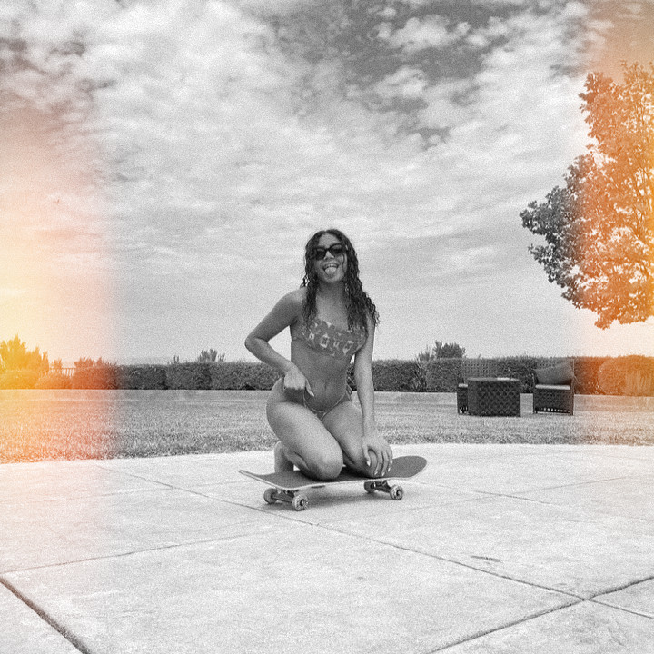 ARTJ0SH's tweet photo. au beauany; forever...

Any Gabrielly uma modelo famosa na França que acaba tendo que ir para a enorme cidade de Nova York para trabalhar em uma empresa a "King Of Fashion" de seu amigo Krystian.
Ela não imagina que sua vida irá mudar por um simples loiro de olhos azuis. https://t.co/aiEDMKF50q