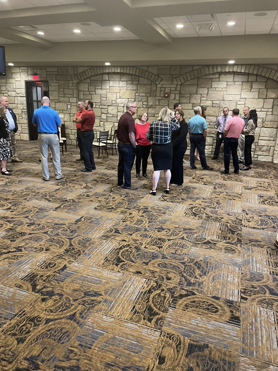 lisamcatee's tweet image. District Leadership Day 1 - #GBLeaders @GreenbushESC @TheOread