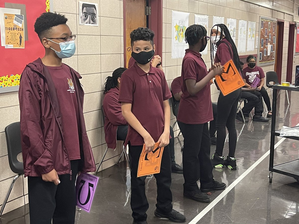 NYCDistrict19's tweet photo. @FDAVIII_ was broadcasting their House reveal event today. Scholars were excited to pop their balloon 🎈 to find out what house they were in... family, fun, joy, and learning are their values stepping into this year. D19 All the Way Up and Beyond! @TamraCollinsD19 @ExecSuptKWatts https://t.co/zt4fdac3cD
