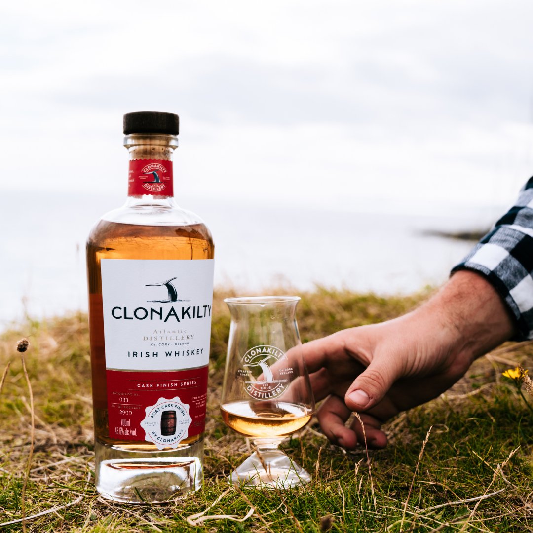 clondistillery's tweet photo. Have you tried our Port Cask Finished whiskey? Delve into layers of fragrant sweet apples, ripe peaches and vanilla, balanced beautifully with flavours of dark fruits, soft spices and a hint of chocolate.
#clonakiltywhiskey #clonakiltydistillery #port #caskfinished https://t.co/0410sGbHmL