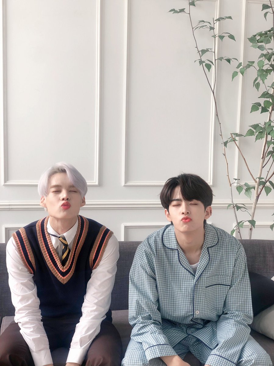 victonspace's tweet photo. imsub 💙💛 https://t.co/Fch7RDK1Cm