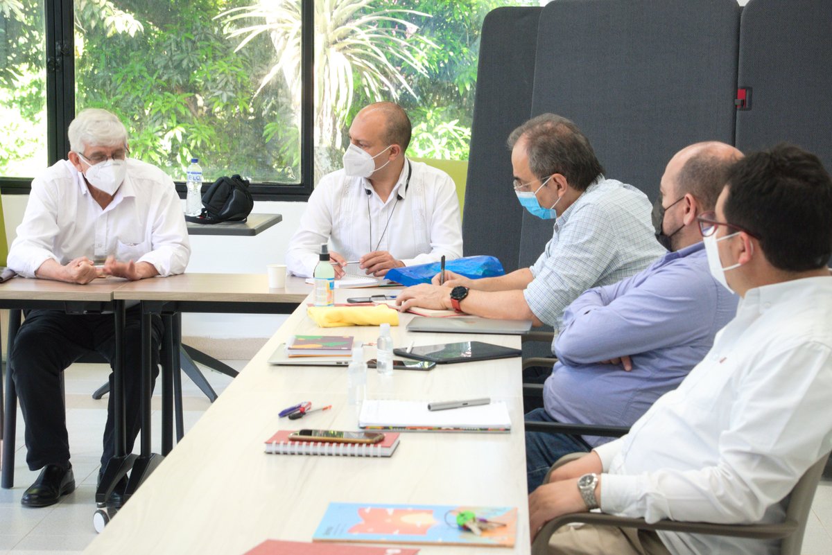 VRIUNAL's tweet photo. Con estas visitas, que ya realizó a @UNALmedellin y @UNdeLaPaz, la @VRI_UN busca conocer y entender las capacidades y necesidades de las sedes y potenciar el Sistema de Investigación #SIUN
📸@Daniibarra3
@CamiloYounes @YosoyelAfo @OrregoSergioUN @LugoUSC2006 #EncuentrosVRI #UNAL https://t.co/wRwqrREZIo