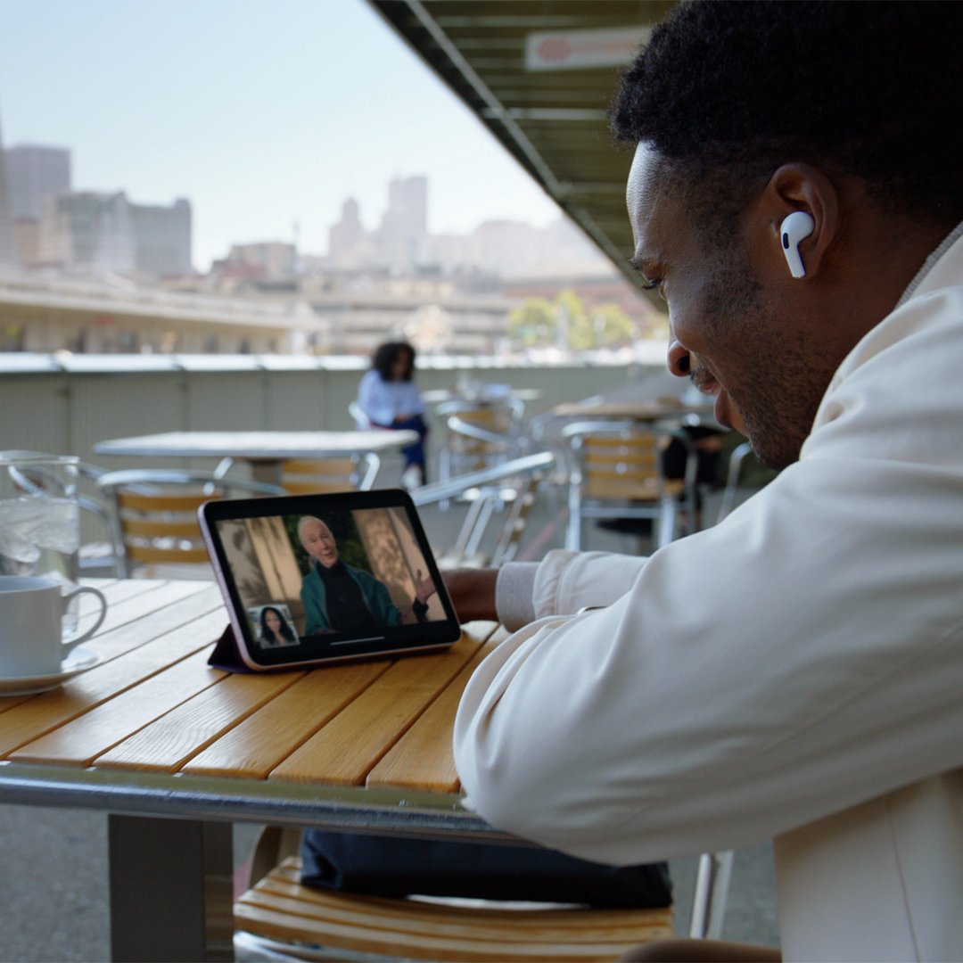 GetConnectedNow's tweet photo. Miss yesterday's Apple event? Don't worry! Everything you need to know about the new iPhone 13 series, Apple Watch Series 7, iPads, and more, is in this video! https://t.co/qVMbTiTXIF
#AppleEvent #iPhone13 #iPadMini #iPadGen9 #WatchSeries7 #GCTechTalk https://t.co/HsD2a02kuk