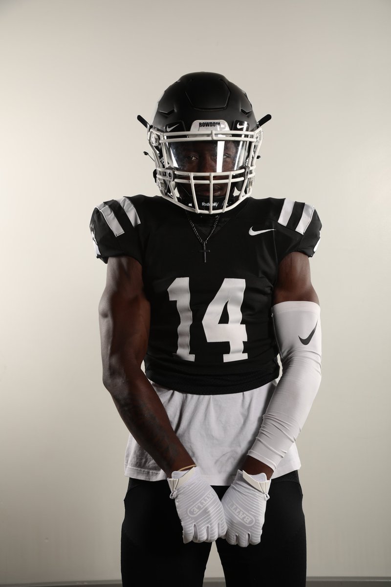 Bowdoin Football tweet media