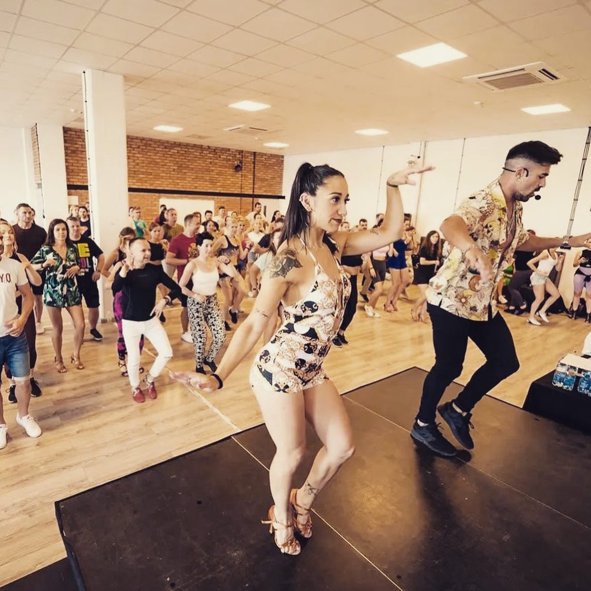 KikeyNahir's tweet photo. Amar lo que haces es la única manera para hacer de tu trabajo una pasión! #kikeynahir 🌺

🇬🇧 Loving what you do is the only way to make your work a passion! #kikeynahir 🌺

@ nahirromano.dancer @ kike.utrera #nahirromanodancer #kikeutrera https://t.co/GldyApUcIb