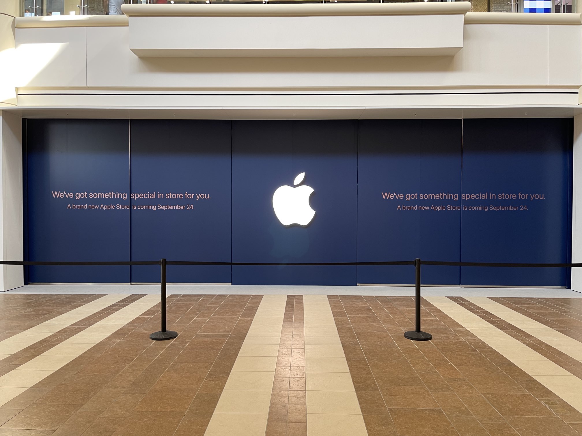 The Mall at Bay Plaza - Apple Store - Apple