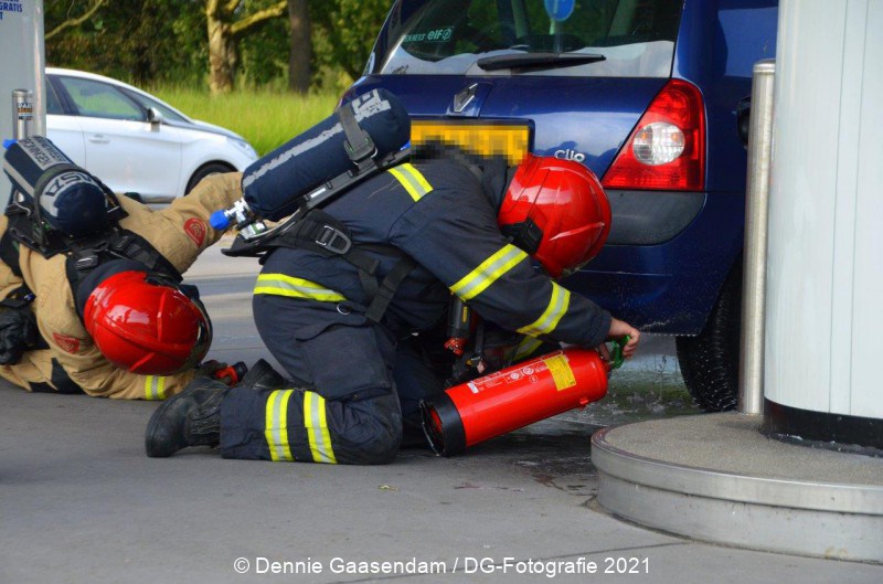 De #brandweer van #Veendam werd dinsdagmiddag even na  uur gealarmeerd voor een hulpverlening bij een tankstation aan de Sorghvlietlaan.