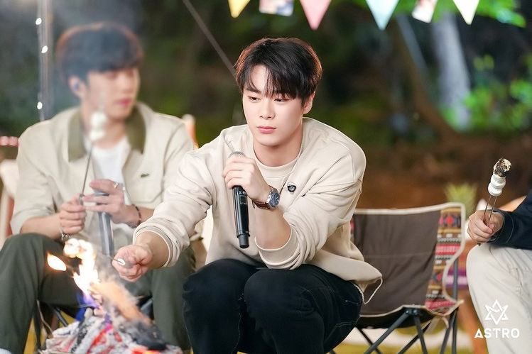 cloudyybinnie's tweet image. #아스트로 #문빈 #MOONBIN
#ASTRO @offclASTRO