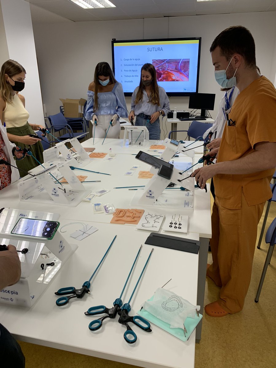 icastivela's tweet photo. FIRST TOUCH EN HOSPITAL VALL D'HEBRON
Hoy en Barcelona entrenamos con 7 nuevos FirstTouchers. Trabajamos los gestos quirúrgicos en Laparoscopia y los principios de la sutura. 
Gracias a IPSEN por el apoyo a nuestro programa de formación. 
#FirstTouch #Lap4all #TrainingTogether https://t.co/cgIh8quHsO