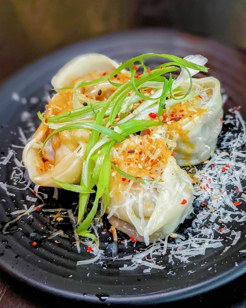 miss_foodie (@miss_foodie) on Twitter photo This past weekend we finally tried out <a href="/royskitchenyyc/">royskitchenyyc</a>. We've been having mad cravings for many of <a href="/roy_ohhhhhh/">Chef Roy Oh</a>'s classic signature dishes like the Oxtail Tortellini and Crispy Tofu. The highlights on this visit included the Charred Shishito Peppers, Ma… instagr.am/p/CT2lk1gPVJm/ This past weekend we finally tried out <a href="/royskitchenyyc/">royskitchenyyc</a>. We've been having mad cravings for many of <a href="/roy_ohhhhhh/">Chef Roy Oh</a>'s classic signature dishes like the Oxtail Tortellini and Crispy Tofu. The highlights on this visit included the Charred Shishito Peppers, Ma… instagr.am/p/CT2lk1gPVJm/