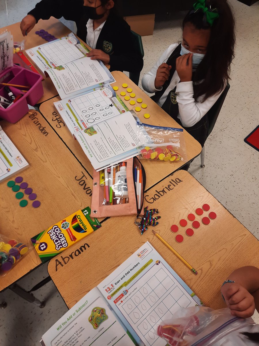 TredonnaM's tweet photo. Making it make sense... even and odd numbers. 
#2PLwars
#HBGnewhope 
@dallasschools @HBGonzalezPLA 
@PersonalizeDISD https://t.co/qXC1UljoyA
